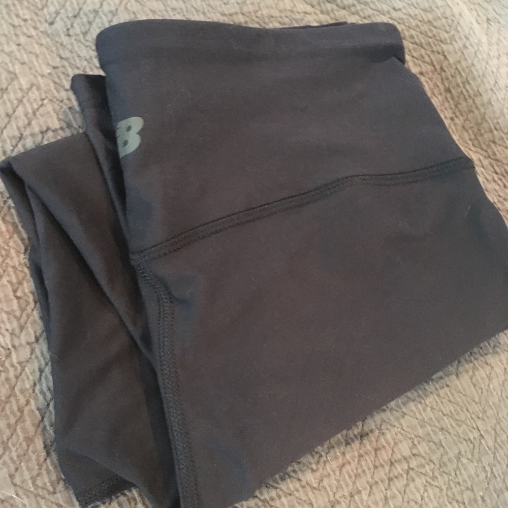 New Balance NWOT Black yoga pants size small